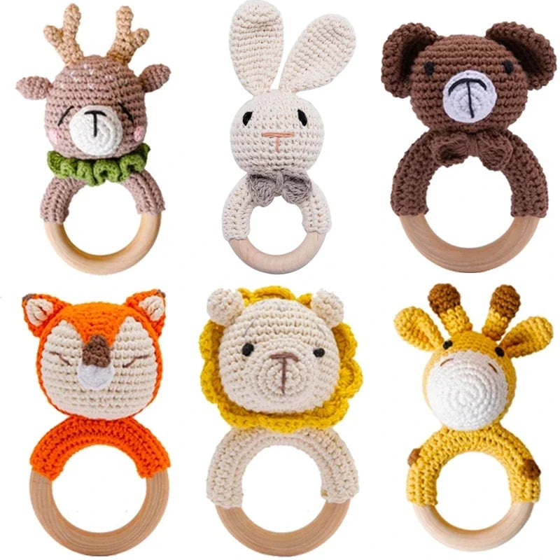 Baby Beißring & Rassel aus Holz – Häkeltiermotiv, BPA-frei